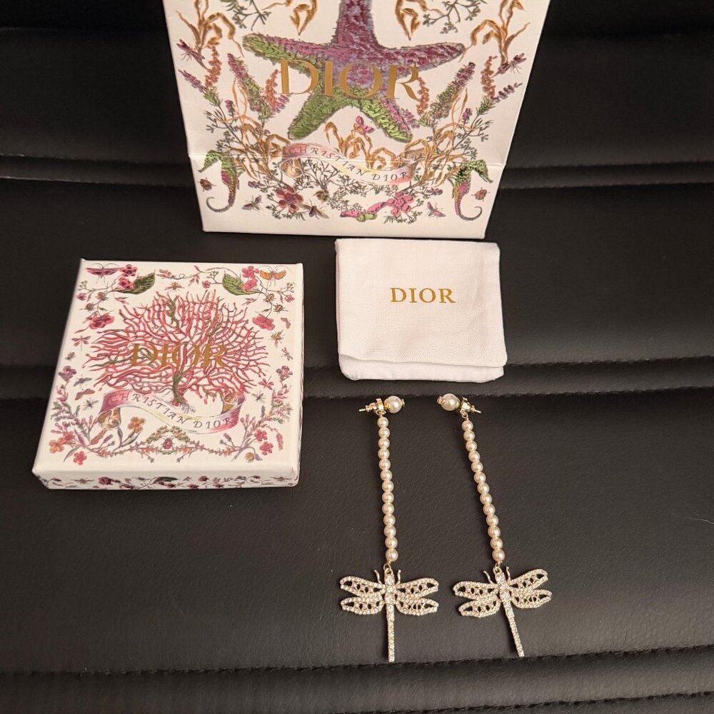 Dior Bee Pearl Earrings